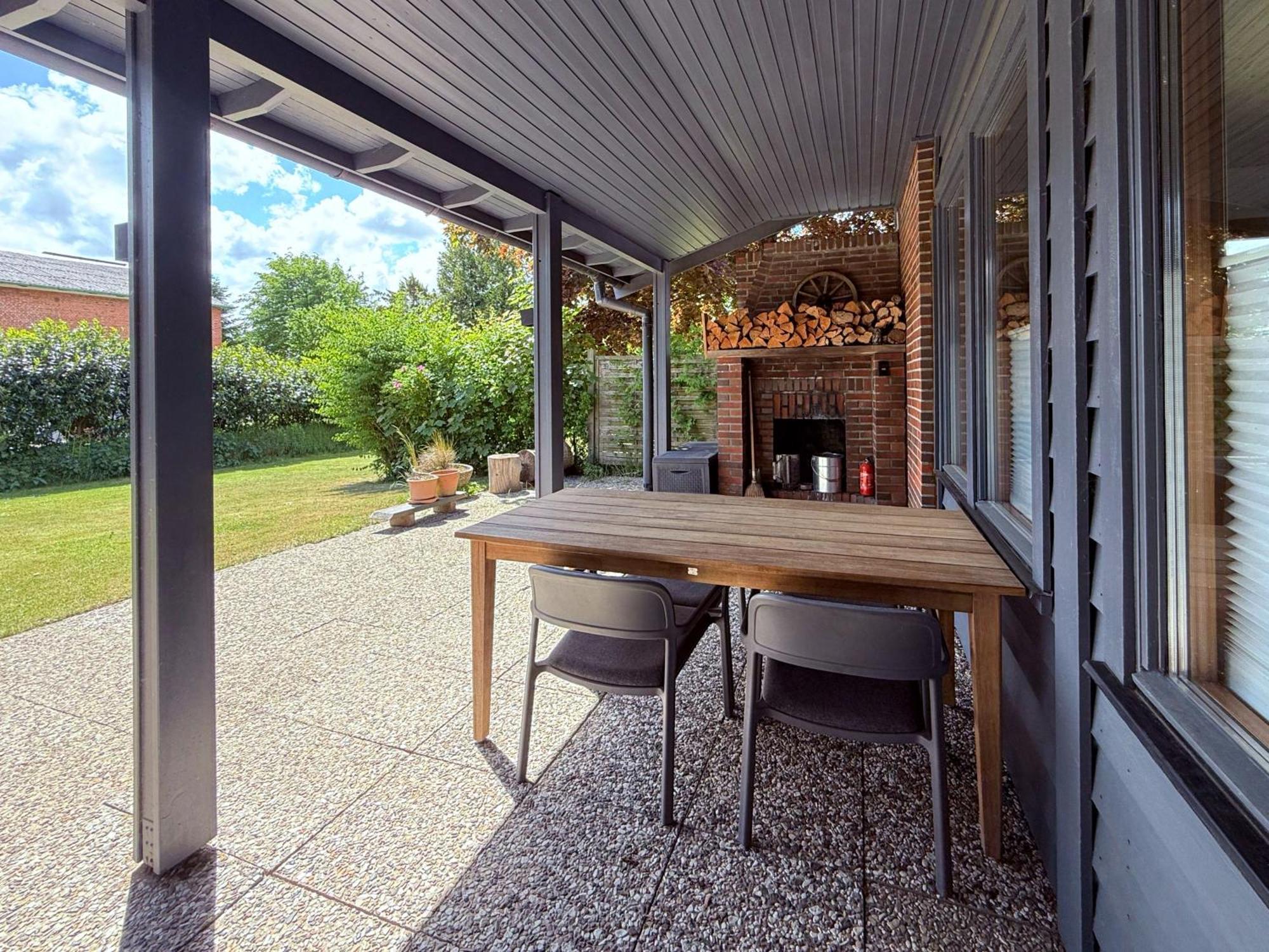Schwedenhaus Mit Holzofen & Aussenkamin Auf 1400M2 Villa Tensbuttel-Rost Exteriör bild